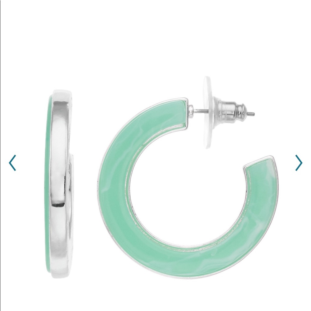 NWT/Nine West-Silver Tone green C-Hoop Earrings